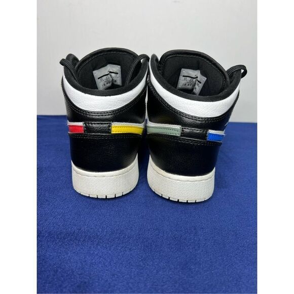 Air Jordan 1 Retro Mid GS Multi-Color Swoosh Boy’s size 6Y - Picture 4 of 10
